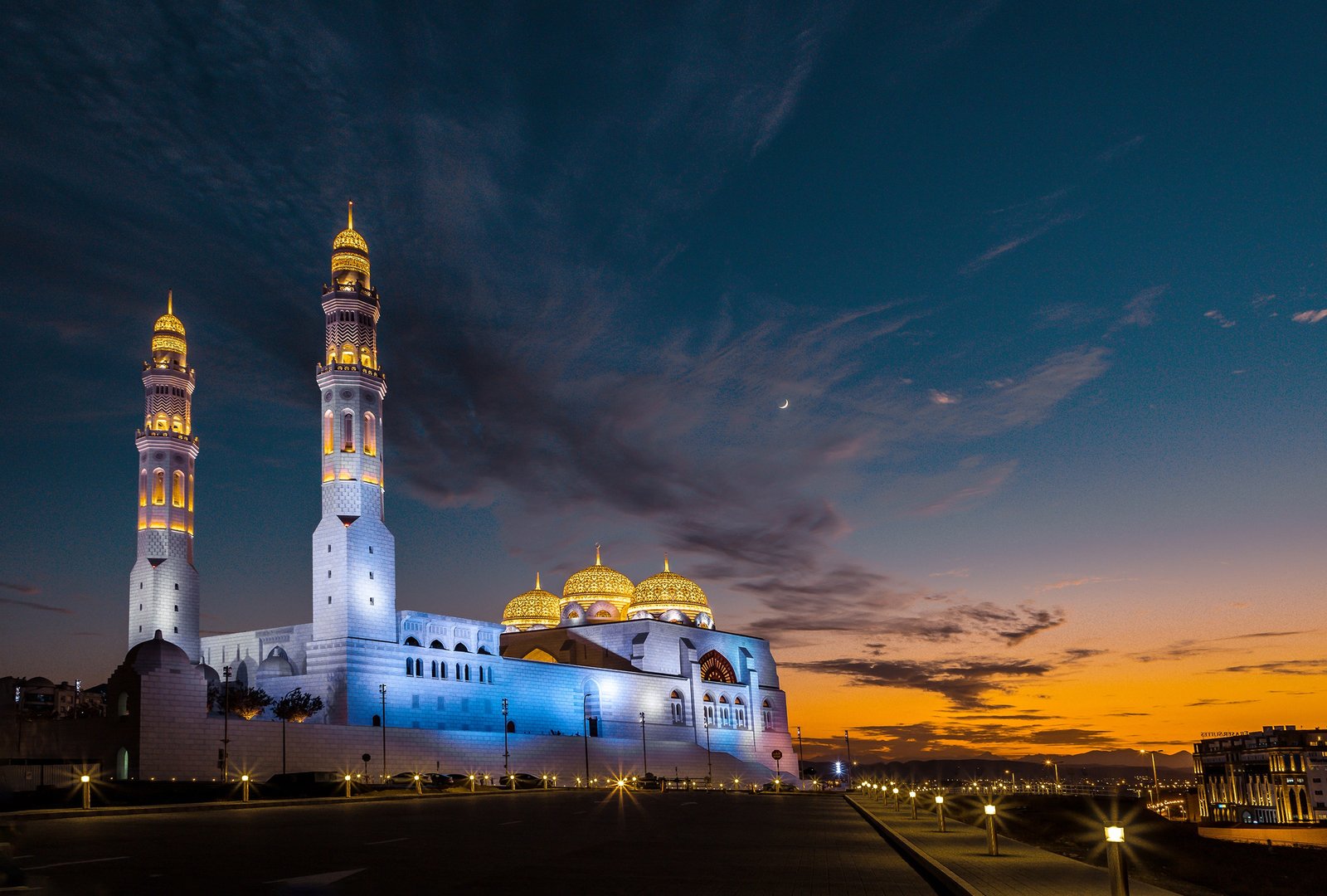 A beautiful mosque in Oman at night.